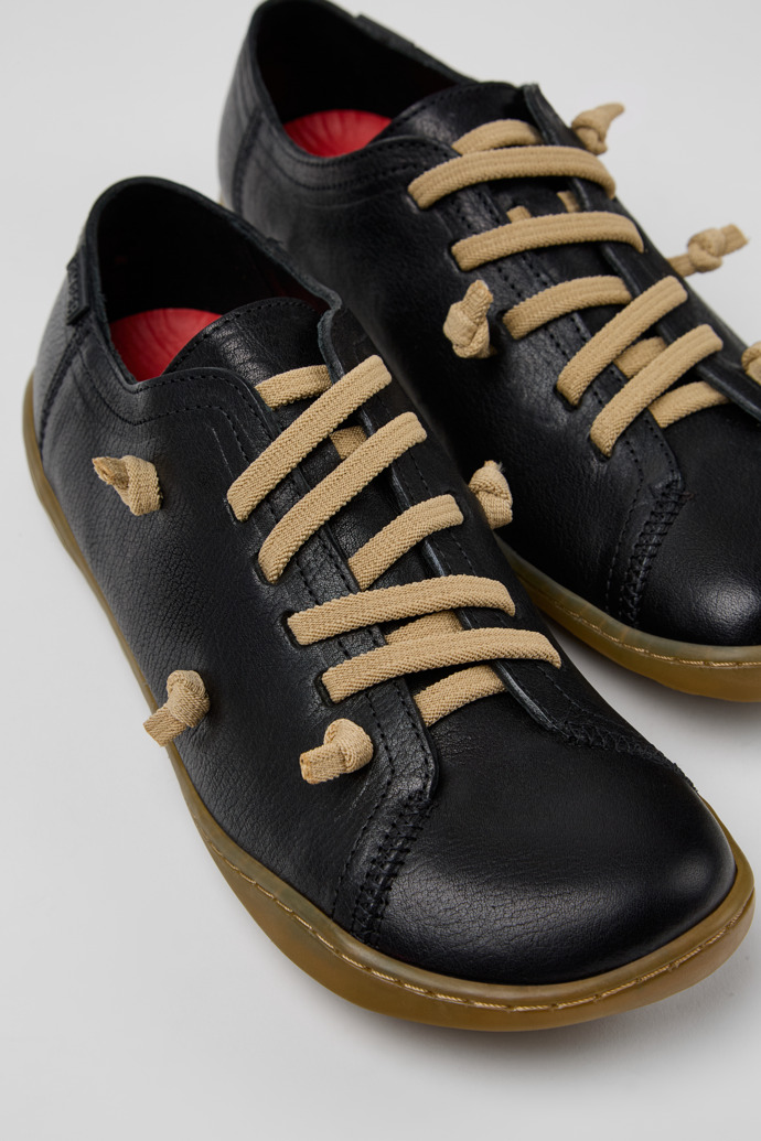 Camper Twins - Schwarzer Damenschuh aus Leder.