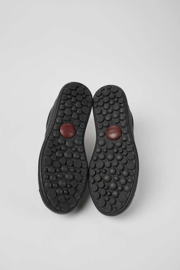 Camper Pelotas - Schwarzer Damenschuh aus pflanzlich gegerbtem Leder.