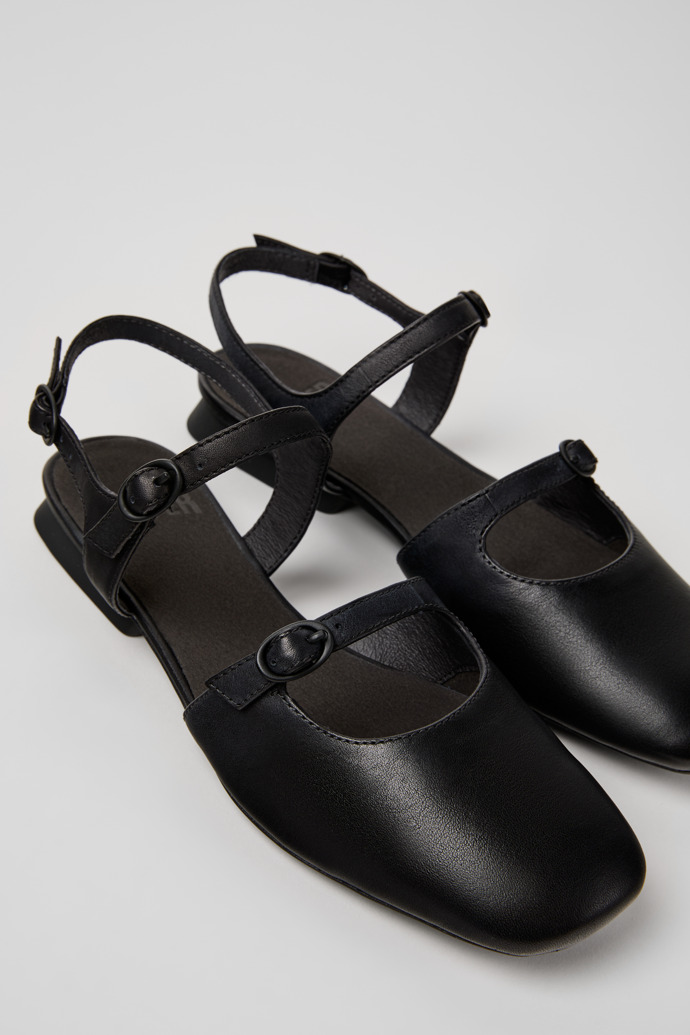 Camper Casi Myra - Schwarzer Halboffener Lederschuh für Damen.