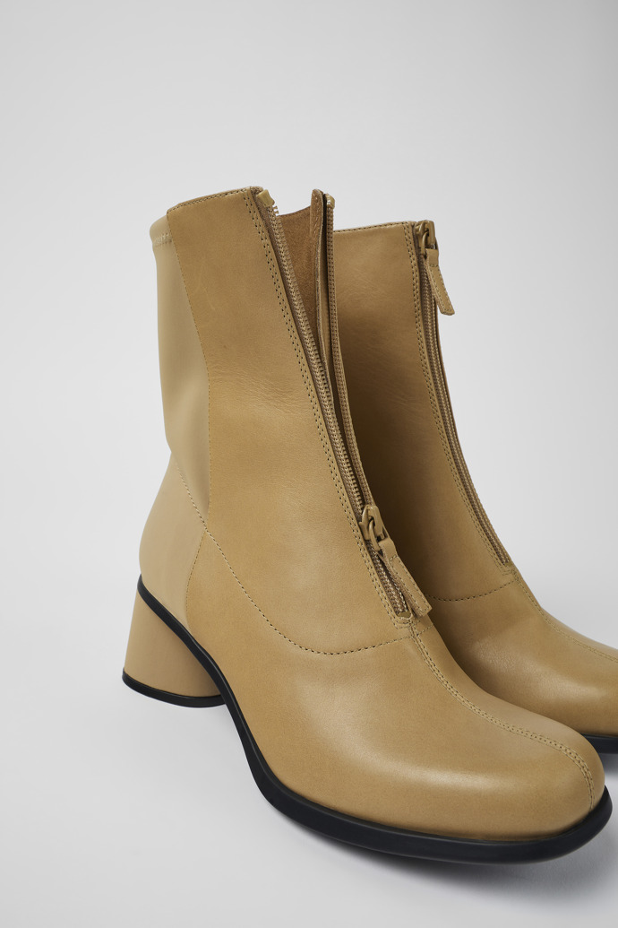 Camper Kiara - Beiger Damenstiefel aus Leder und Recycling-PET