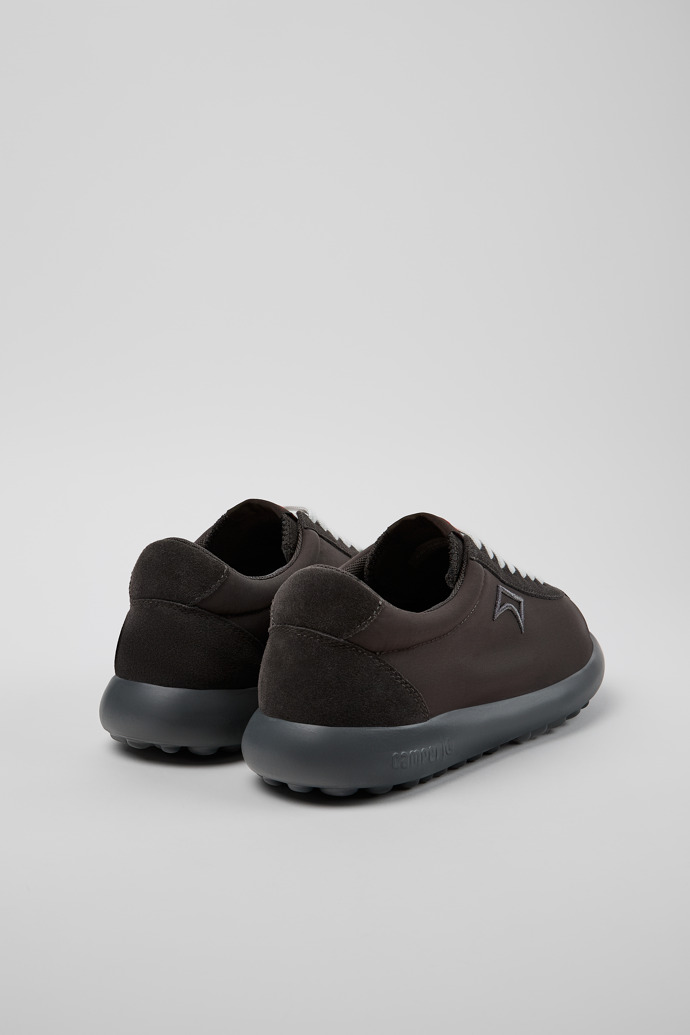 Camper Pelotas XLite - Grau Herrensneaker aus recyceltem PET und Nubukleder.