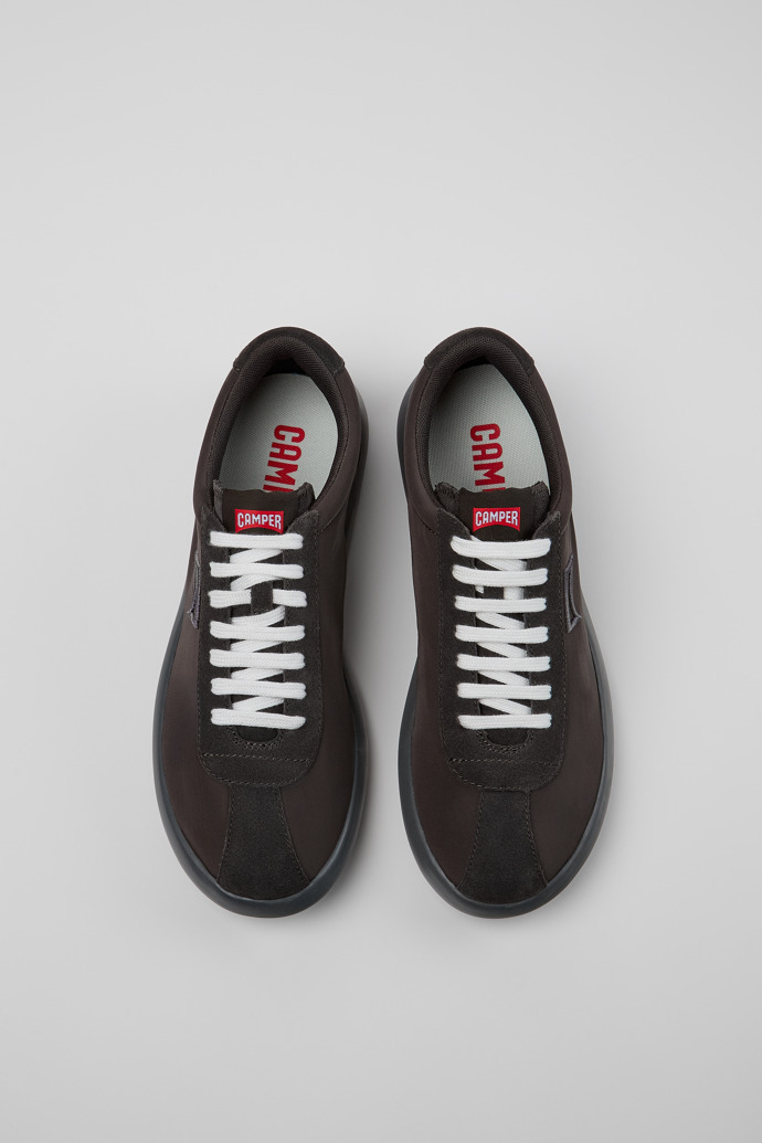 Camper Pelotas XLite - Grau Herrensneaker aus recyceltem PET und Nubukleder.