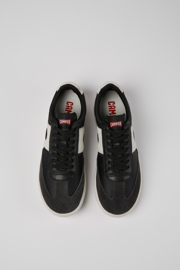 Camper Pelotas Xlite - Schwarzer Damensneaker aus Textil/Leder