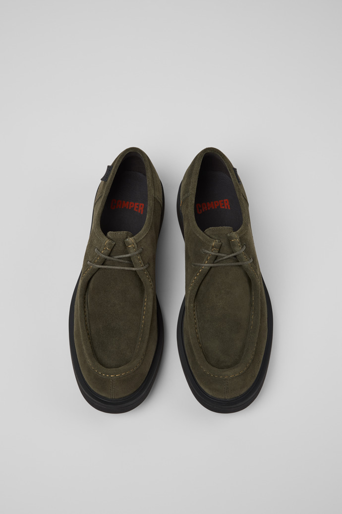 Camper Norman - Grüner Herrenschuh aus Veloursleder.