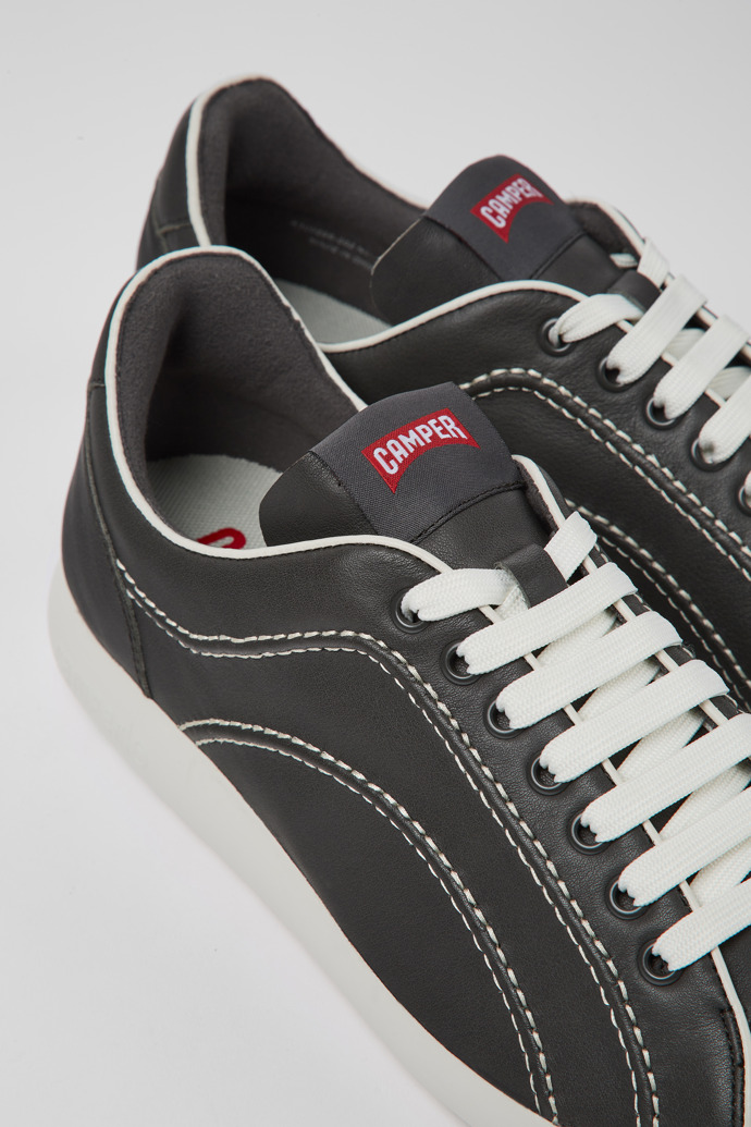 Camper Pelotas XLite - Dunkelgrauer Herrensneaker aus Leder