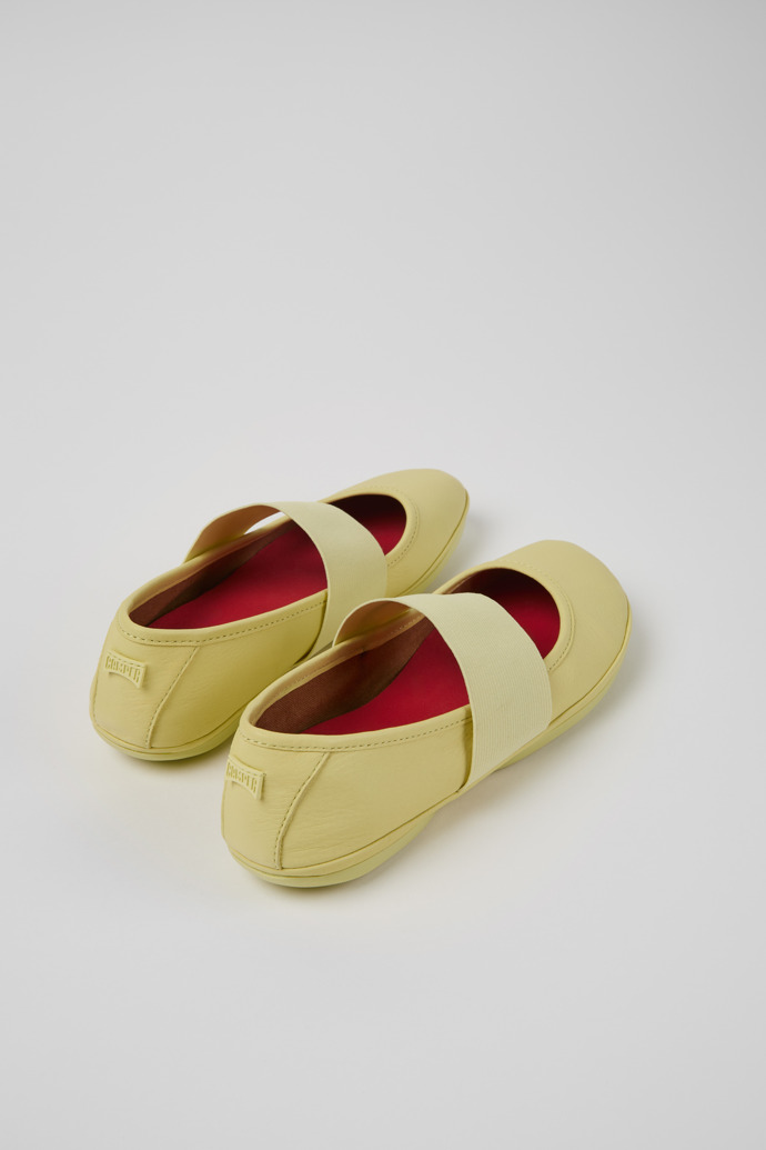 Camper Right - Gelber Lederballerina für Damen.