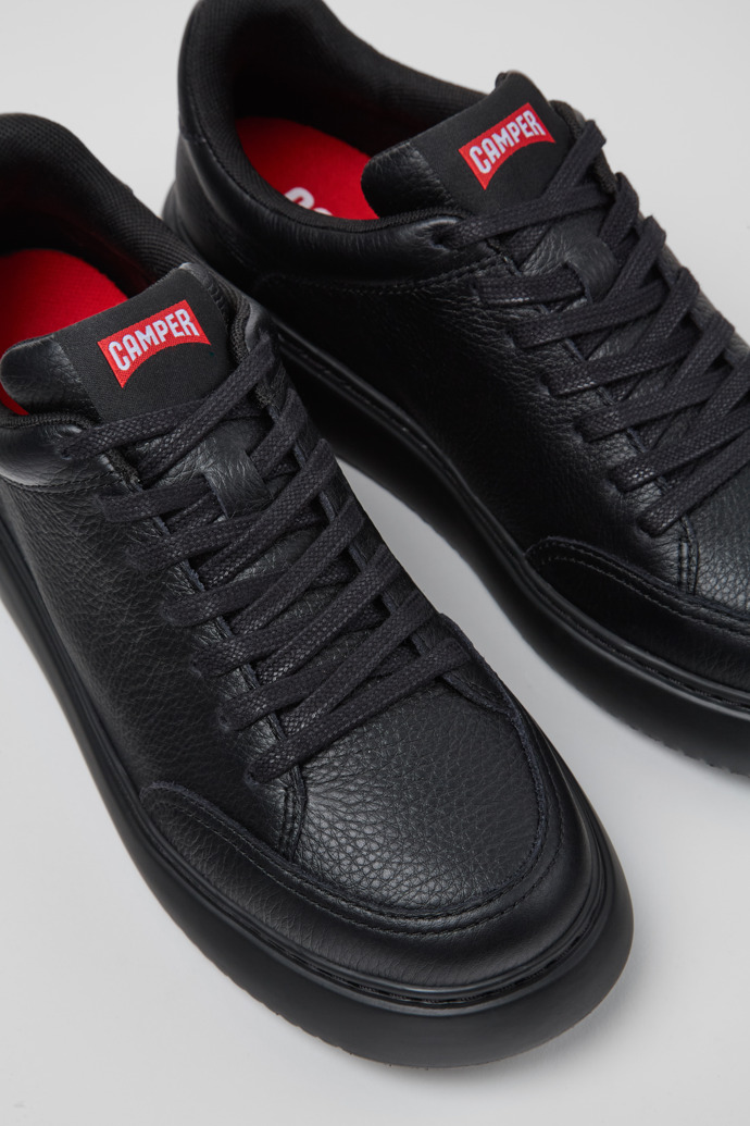 Camper Runner K21 - Schwarzer Lederschuh für Damen.