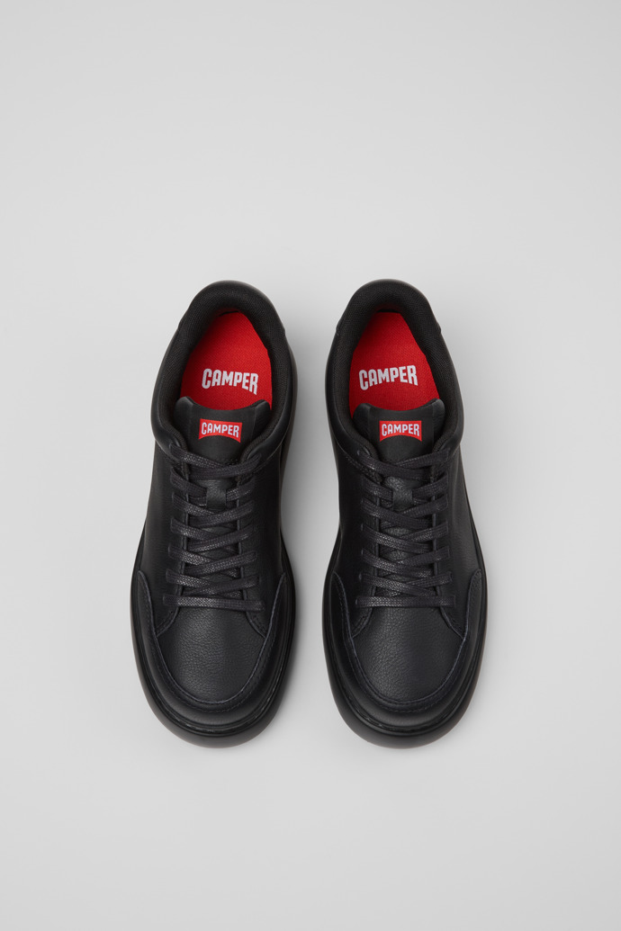 Camper Runner K21 - Schwarzer Lederschuh für Damen.