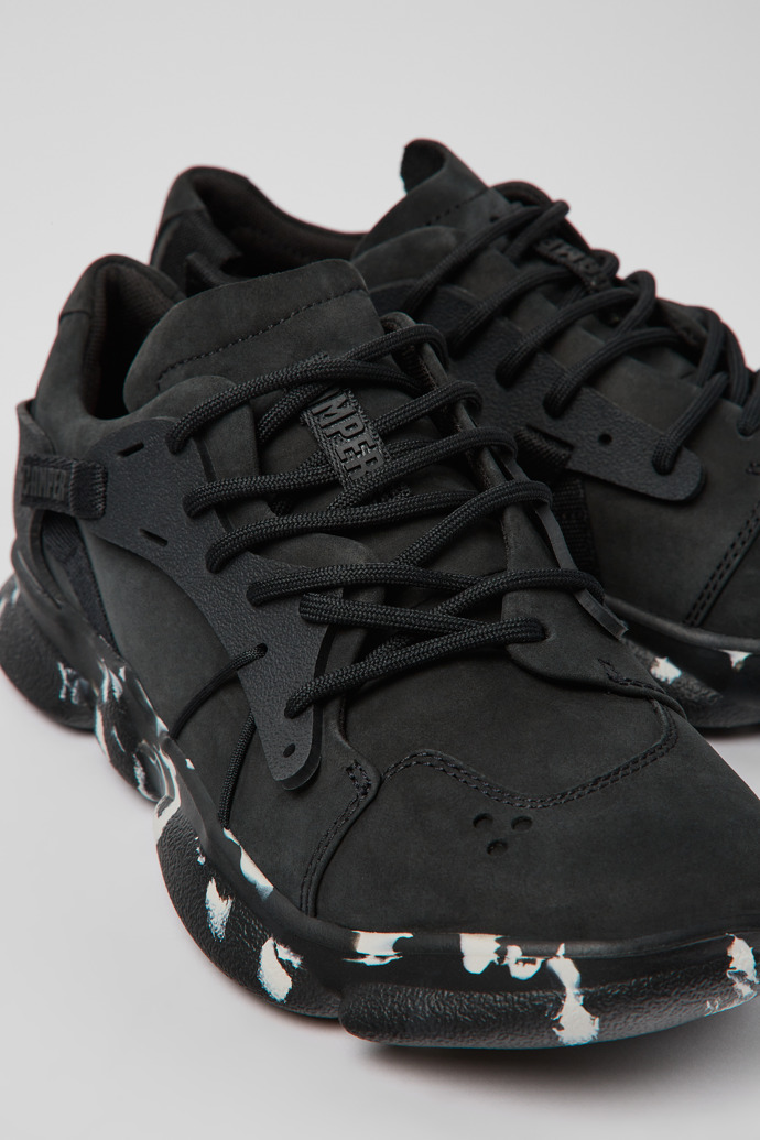 Camper Karst - Schwarzer Damensneaker aus Nubukleder/Textil