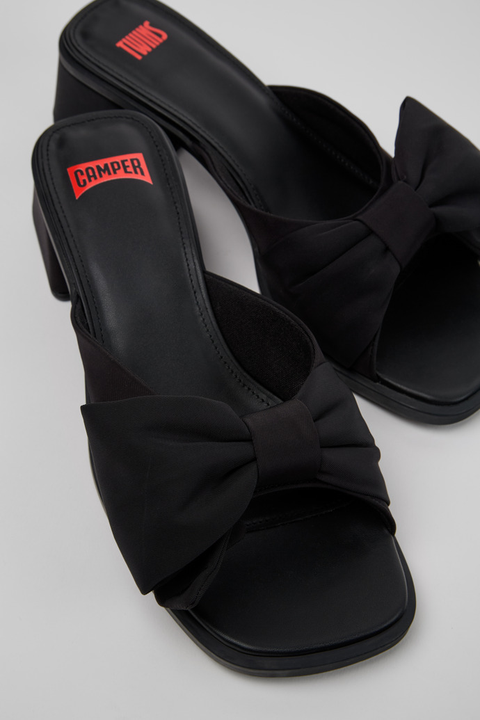 Camper Twins - Schwarze Sandale aus recyceltem PET für Damen.