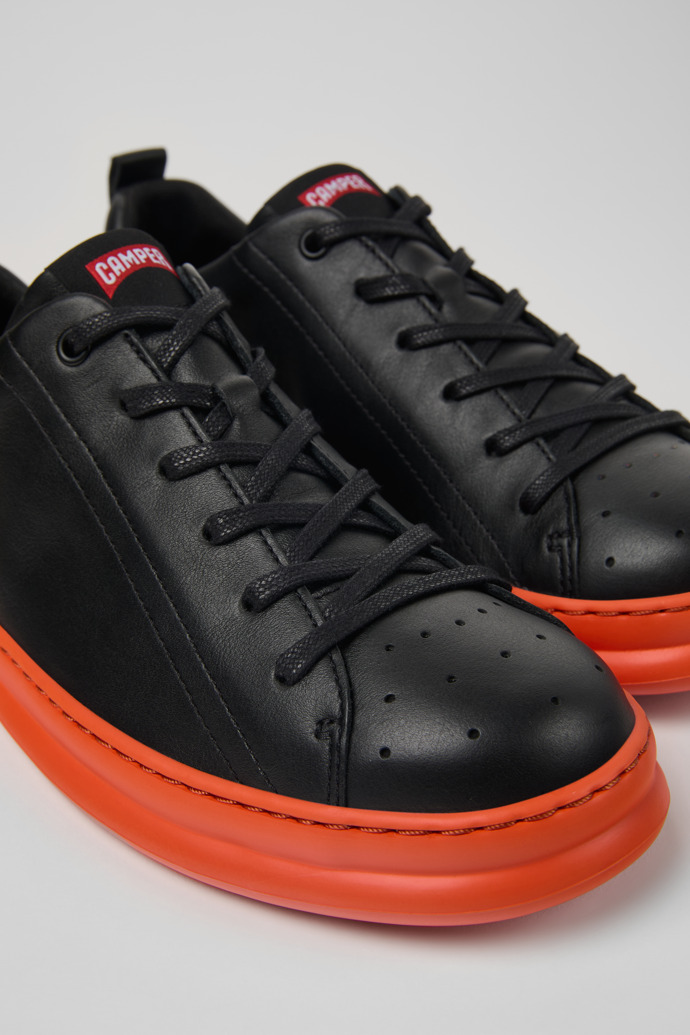 Camper Runner - Schwarzer Herrensneaker aus Leder