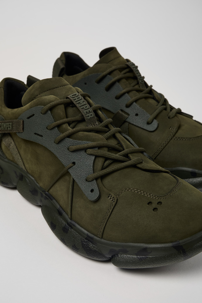 Camper Karst - Grüner Herrensneaker aus Textil und Nubukleder