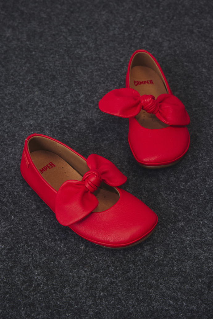 Camper Right - Rote Lederballerina für Kinder.