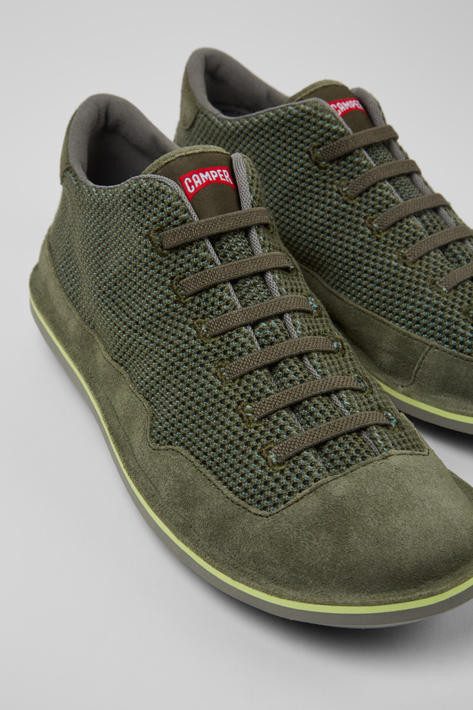 Camper Beetle - Grüne Herrenstiefeletten aus TENCEL™ Nubukleder.