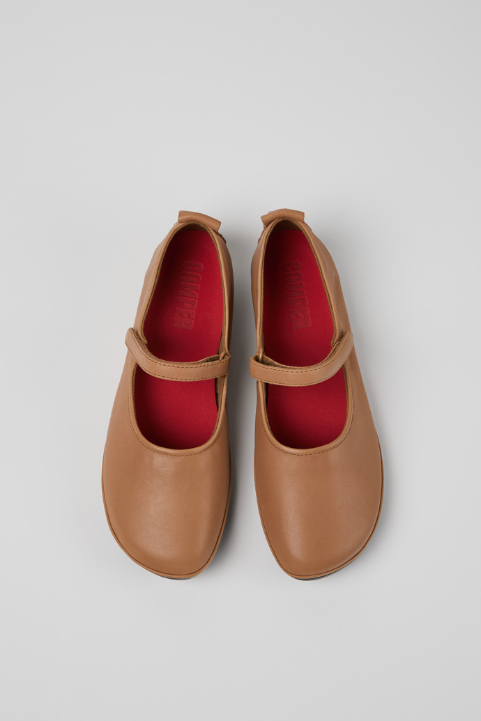 Camper Right - Nudefarbenes Damenleder Schuh.