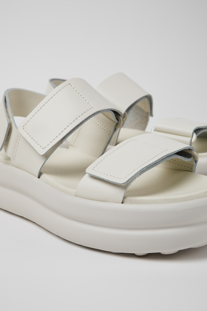 Camper Pelotas Flota Up - Weiße Ledersandalen für Damen.