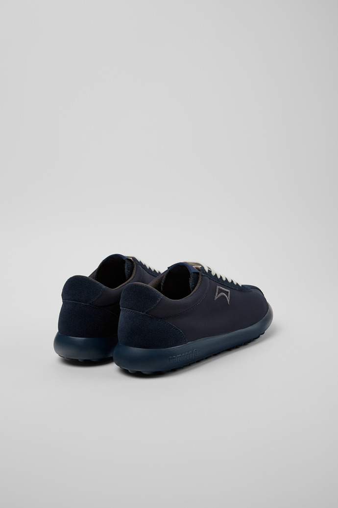 Camper Pelotas XLite - Blauer Herrensneaker aus recyceltem PET und Nubukleder.