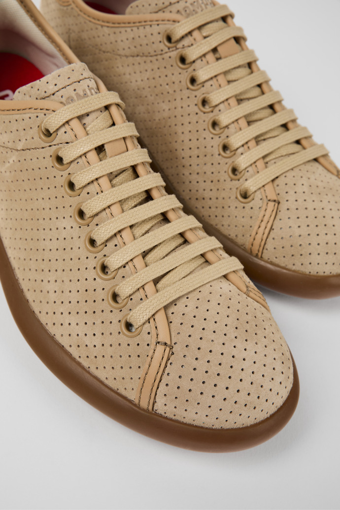 Camper Pelotas Soller - Beige Sneaker aus Nubukleder und Leder für Damen.