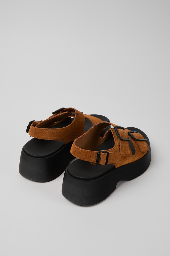 Camper Tasha - Braune Sandale aus Nubukleder für Damen.