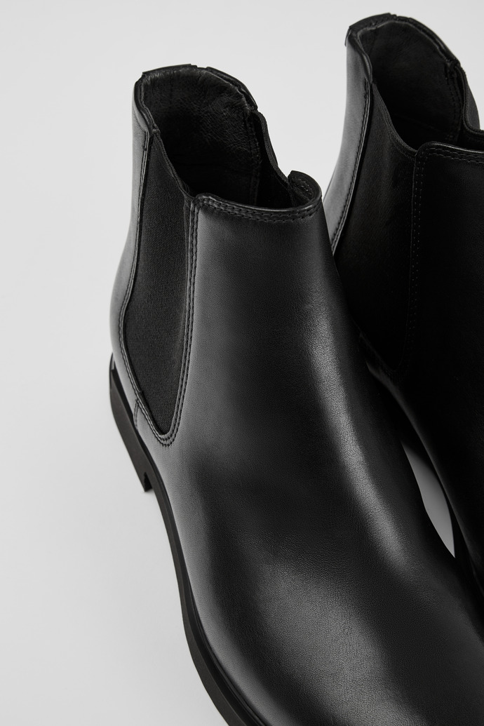 Camper Iman - Schwarze Lederstiefeletten für Damen.