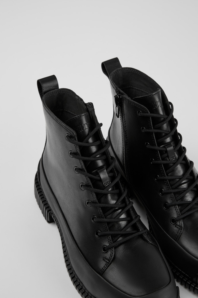 Camper Pix - Schwarze Lederstiefeletten für Damen.