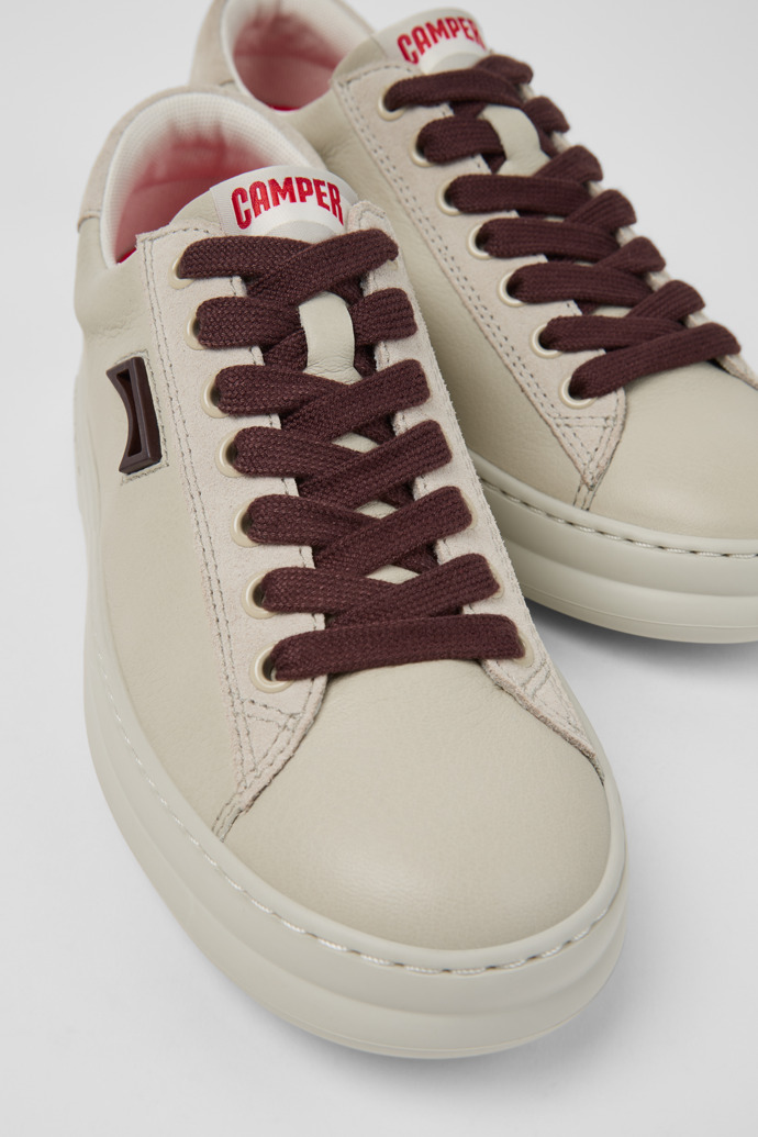 Camper Runner - Graue Damensneaker aus Leder und Nubukleder.