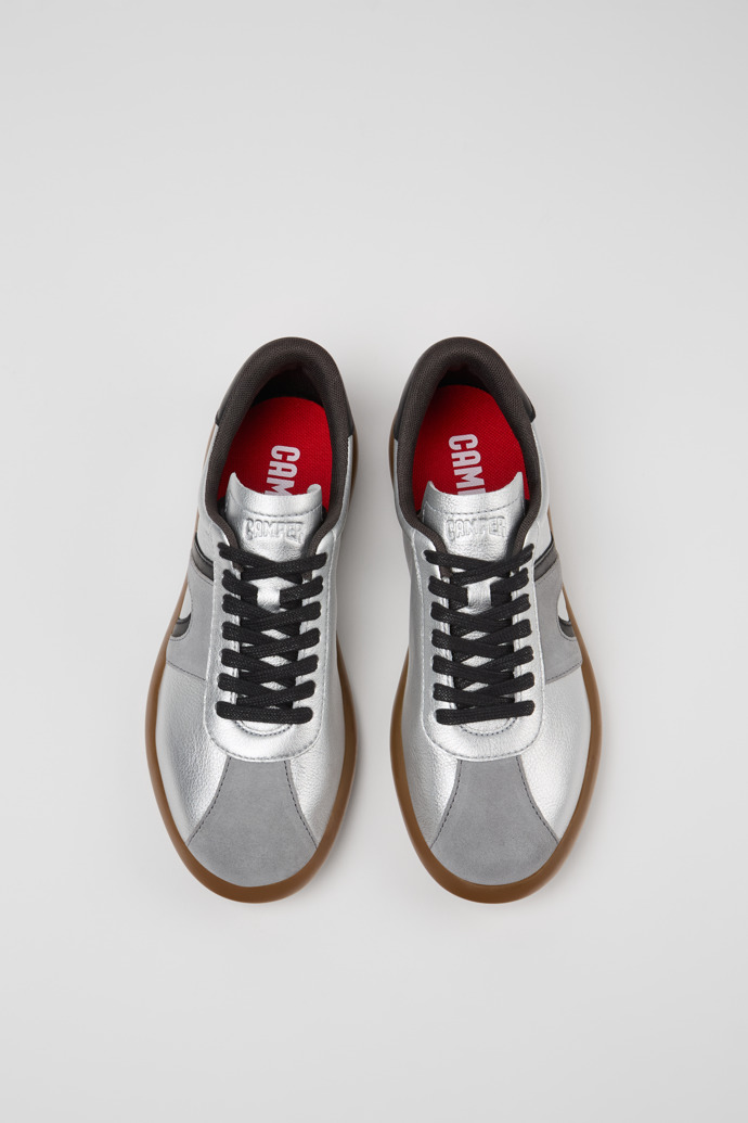 Camper Pelotas Soller - Silber-schwarzer Damensneaker aus Leder.