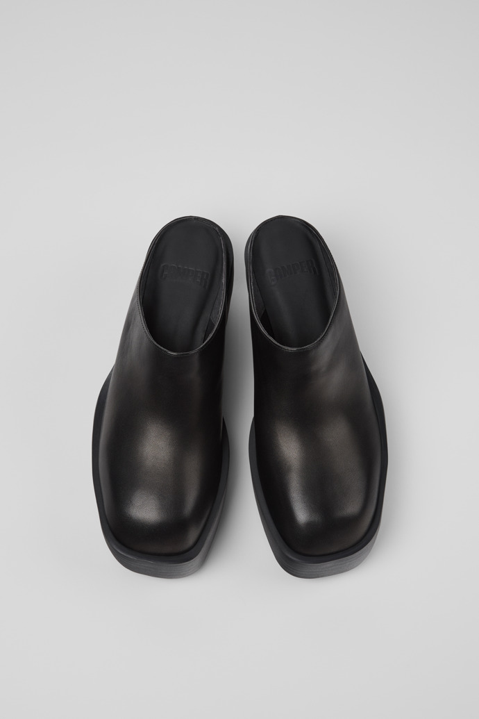 Camper Billie - Schwarze Ledersandale für Damen.