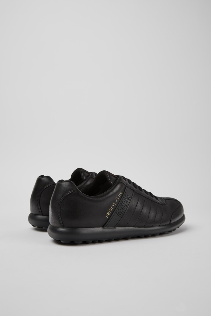 Camper Pelotas XLite - Schwarzer Herrenschuh aus Leder.