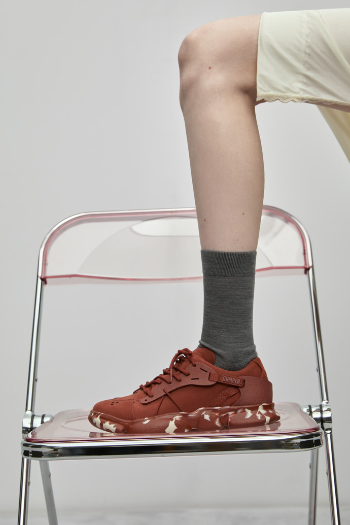 Camper Karst - Roter Damensneaker aus Textil und Nubukleder