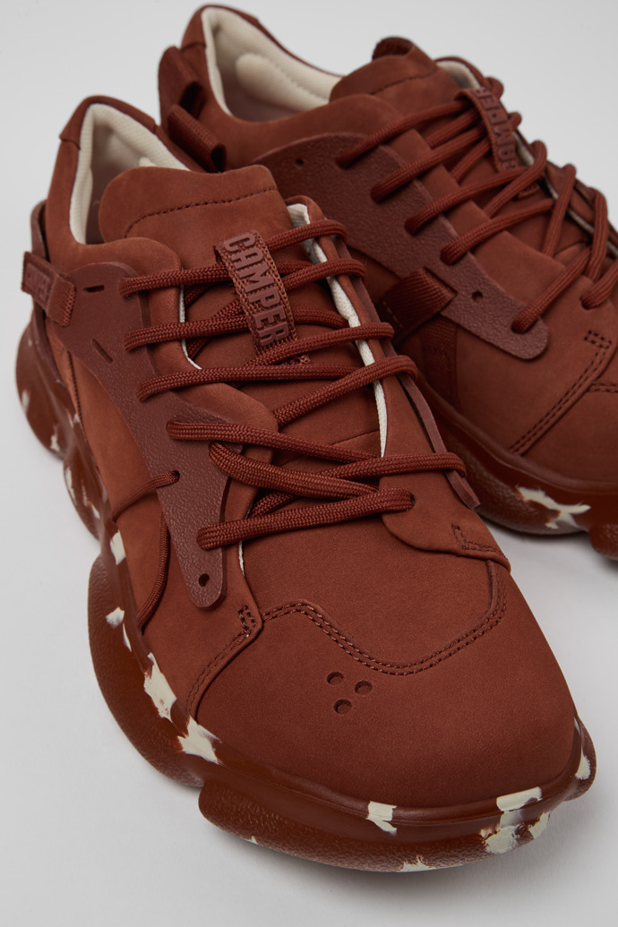 Camper Karst - Roter Damensneaker aus Textil und Nubukleder