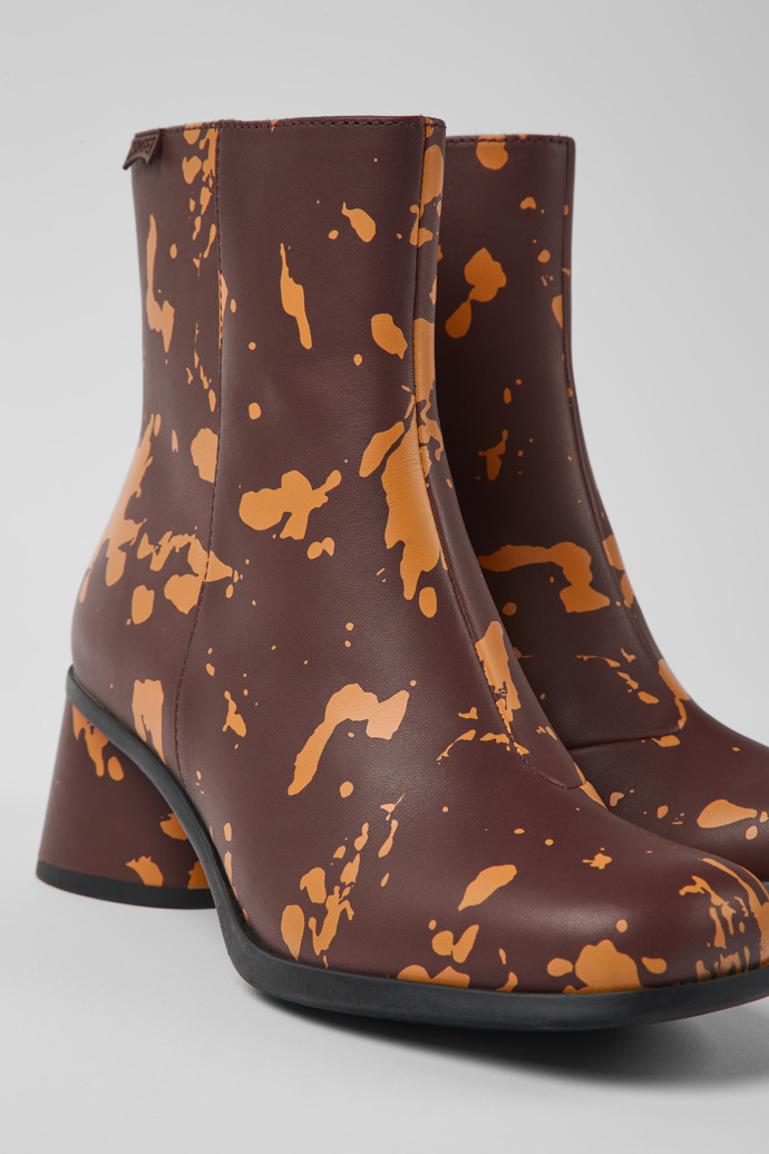 Camper Kiara - Bedruckte Damenstiefelette aus Leder in Weinrot und Orange