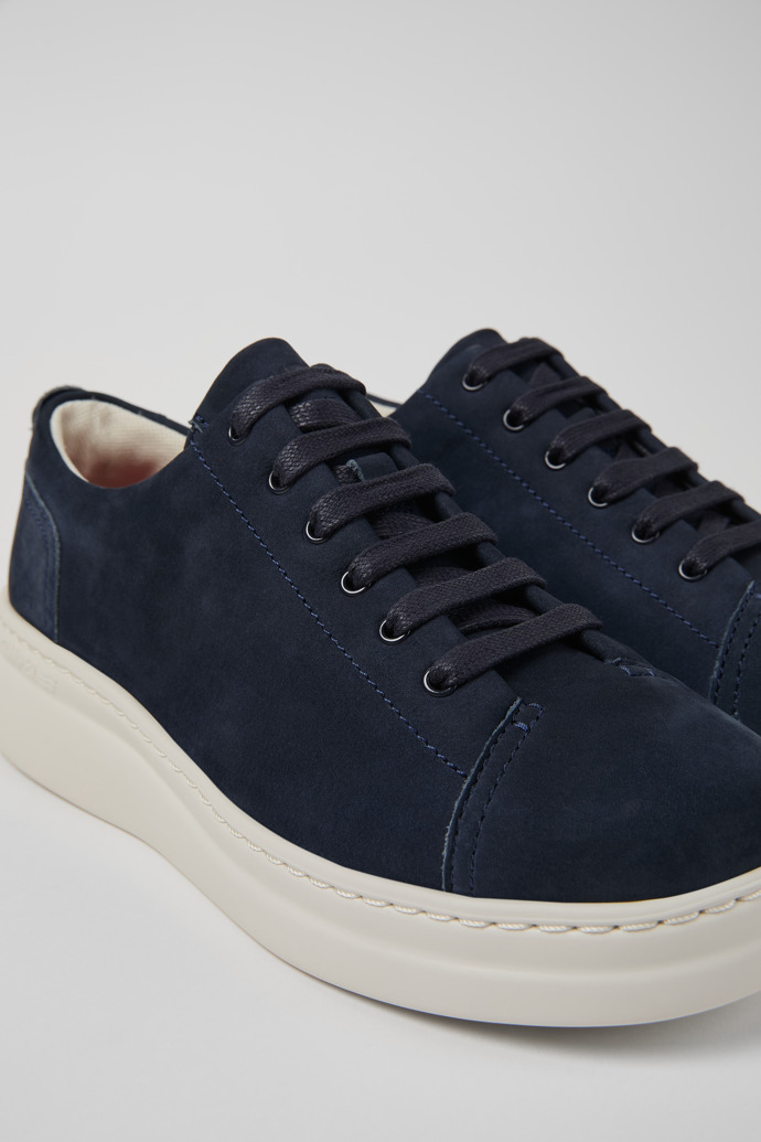 Camper Runner Up - Blauer Damessneaker aus Nubukleder.