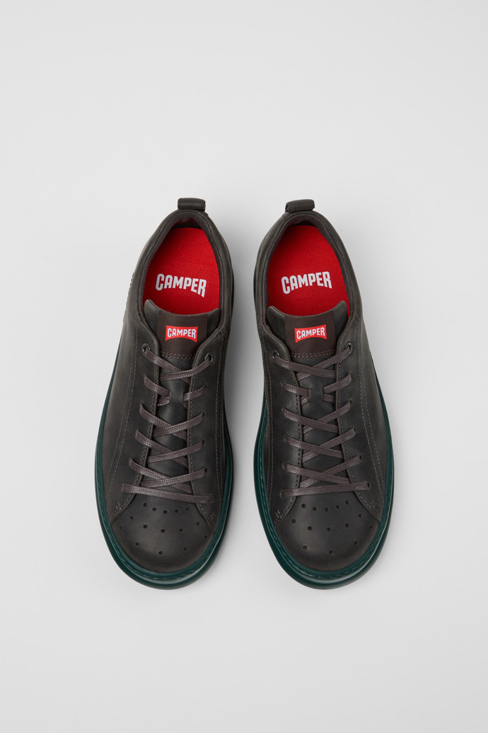 Camper Runner - Grauer Herrensneaker aus Nubukleder.
