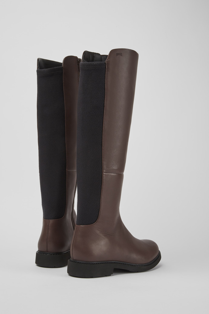 Camper Neuman - Brauner Damenhochstiefel aus Leder und Textil.