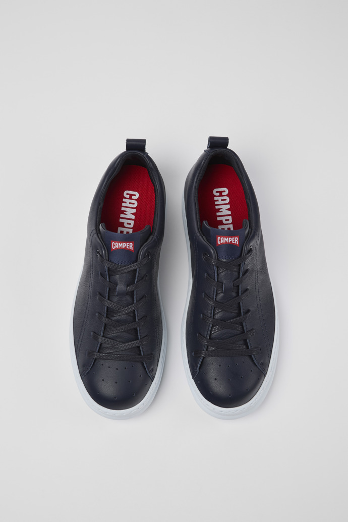 Camper Runner - Blauer Herrensneaker aus Leder.