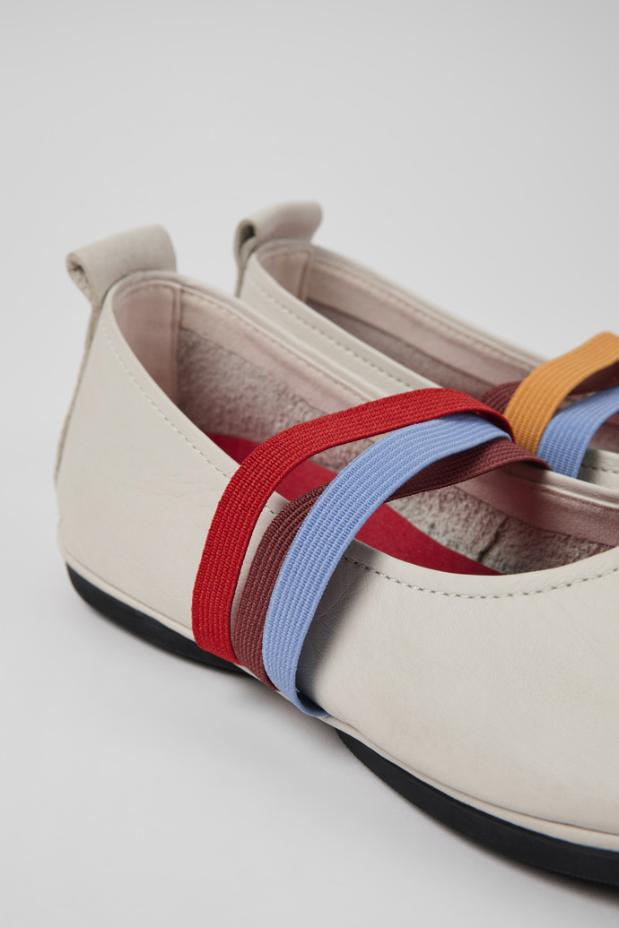 Camper Twins - Weiße Lederballerinas/Mokassins für Damen.