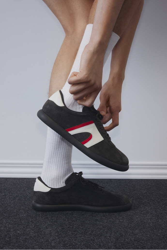 Camper Pelotas Soller - Mehrfarbiger Herrensneaker aus Nubukleder und Leder.
