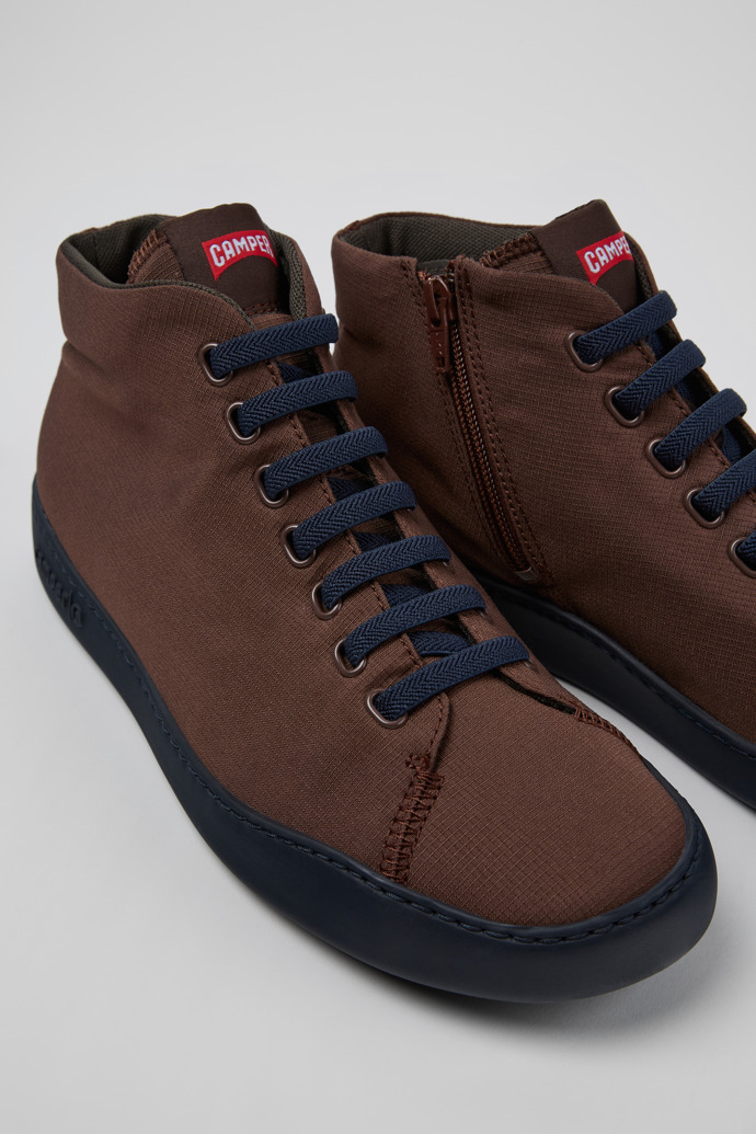 Camper Peu Touring - Brauner Sneaker-Boot aus recyceltem PET für Herren.