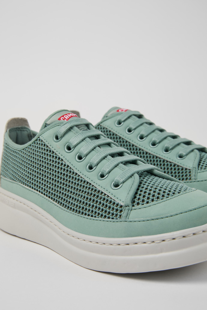 Camper Runner - Grüne Frauenturnschuhe aus TENCEL® Lyocell und Leder.