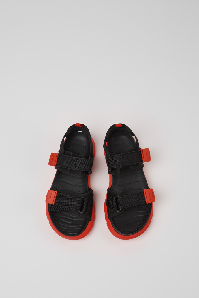 Camper Oruga - Schwarze Kindersandale aus Textil.