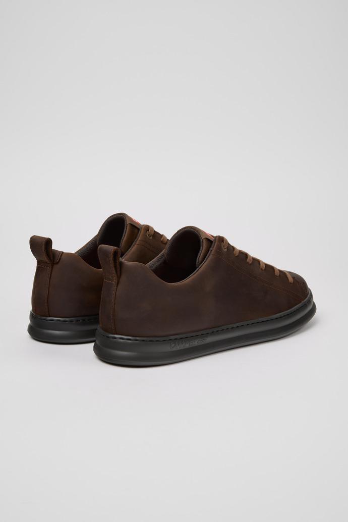 Camper Runner - Brauner Herrensneaker aus Nubukleder.