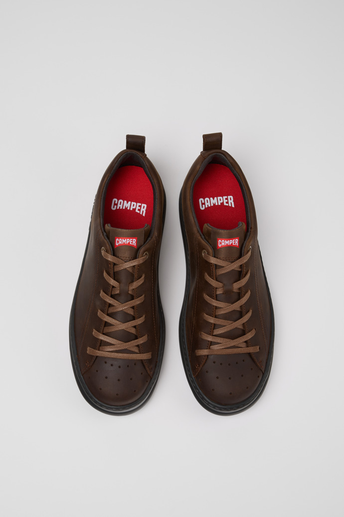 Camper Runner - Brauner Herrensneaker aus Nubukleder.