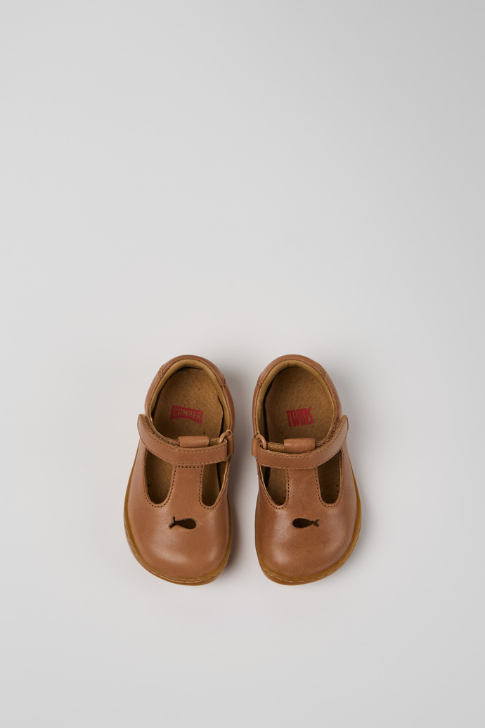 Camper Twins - Nudefarbene Kinderschuhe aus Leder.