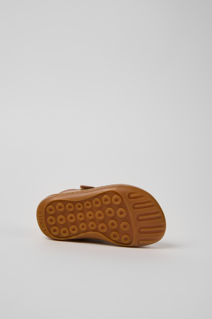 Camper Twins - Nudefarbene Kinderschuhe aus Leder.