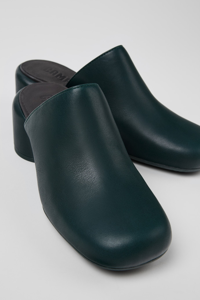 Camper Niki - Grüne Lederclogs für Damen