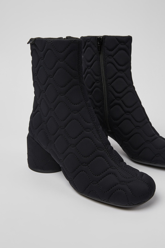 Camper Niki - Schwarzer Damenstiefel aus Textil