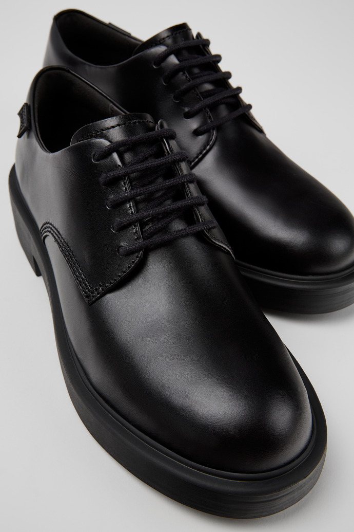 Camper Dean - Schwarzer Lederschuh für Damen.