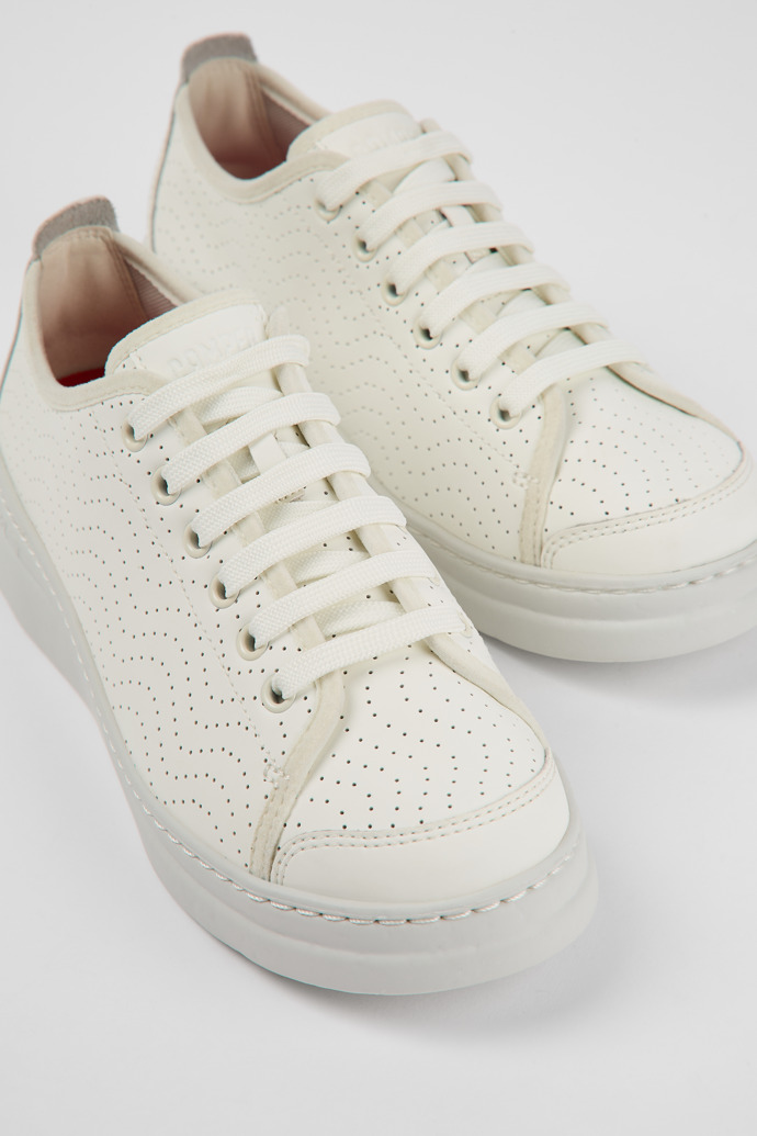 Camper Runner - Weißer Ledersneaker für Damen