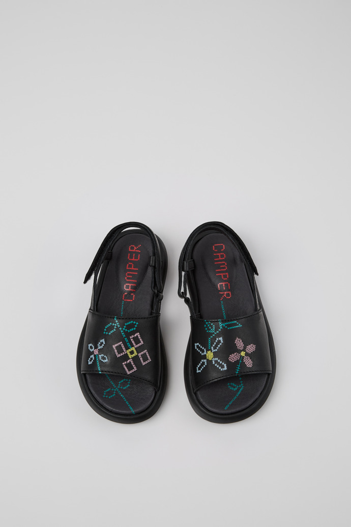 Camper Twins - Schwarze Kindersandale aus Leder.